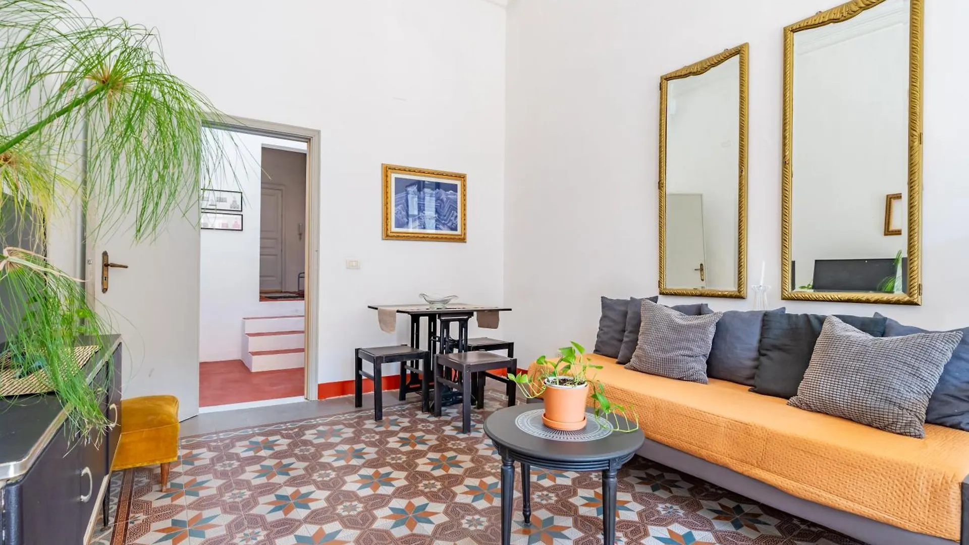 Elegant Apt Steps From Castello Ursino In Catane Appartement
