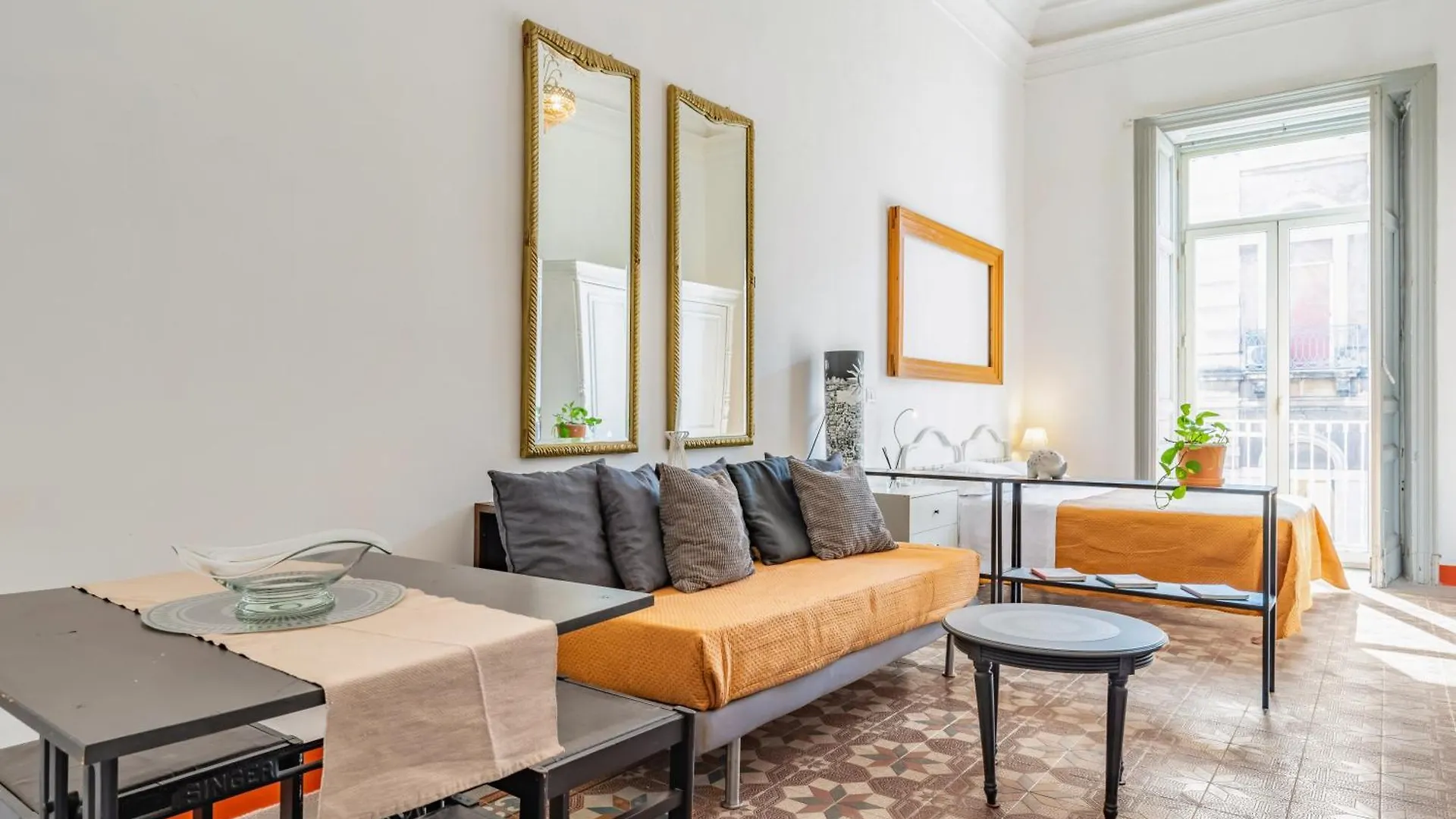 Appartement Elegant Apt Steps From Castello Ursino In Catane